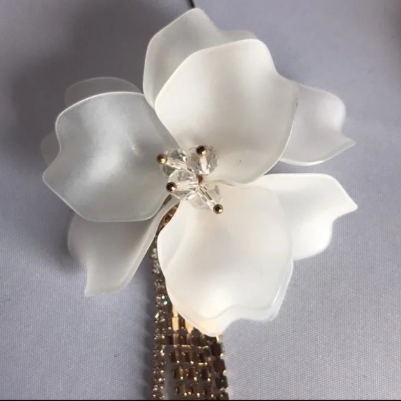 🤍new. resin flower tassel earrings - Picture 9 of 11